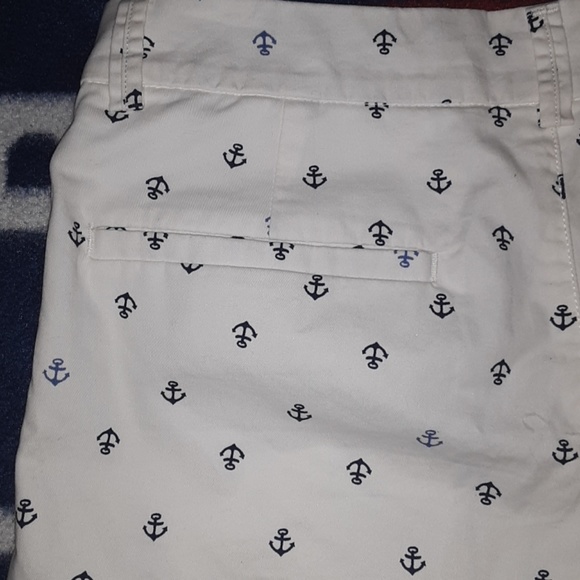 UniQlo white and blue anchor shorts-4 - Picture 3 of 8
